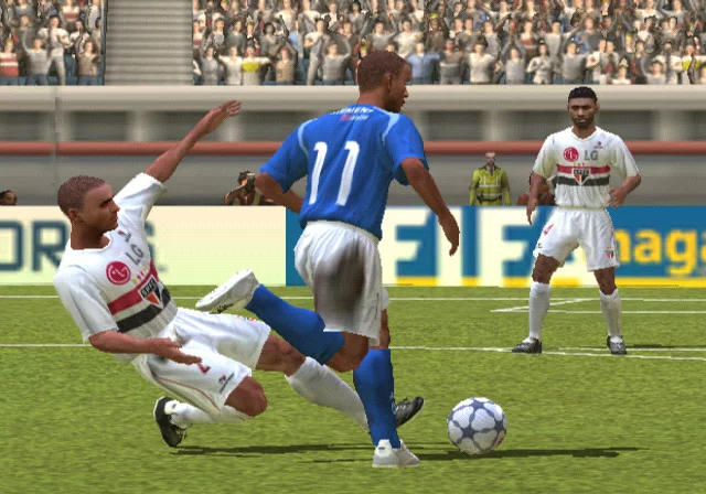 Изображение игры: FIFA 2005