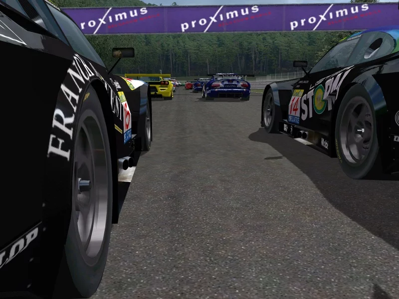 Изображение игры: GTR: FIA GT Racing Game