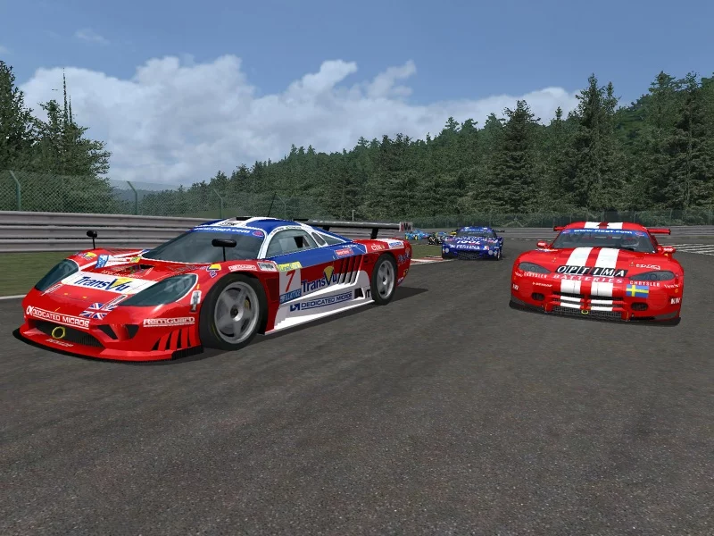 Изображение игры: GTR: FIA GT Racing Game