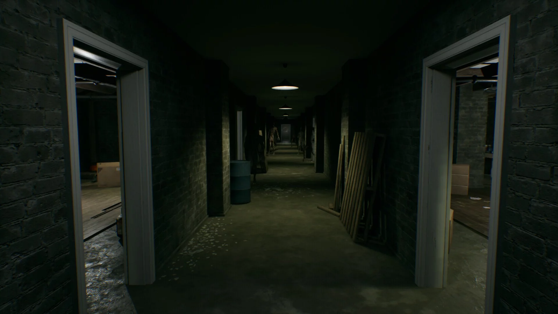 Изображение игры: I found myself in a strange house and I'm scared