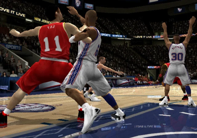 Изображение игры: NBA Live 2004