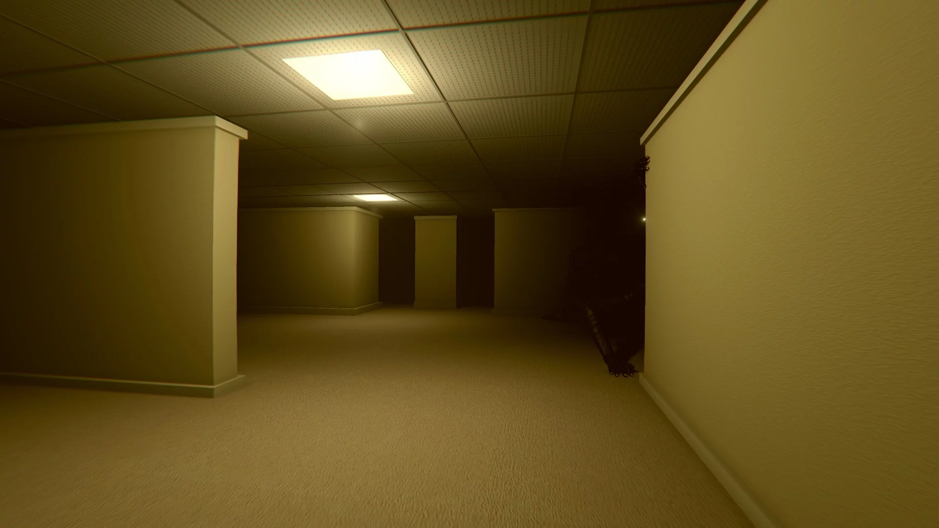 Изображение игры: INTO THE BACKROOMS