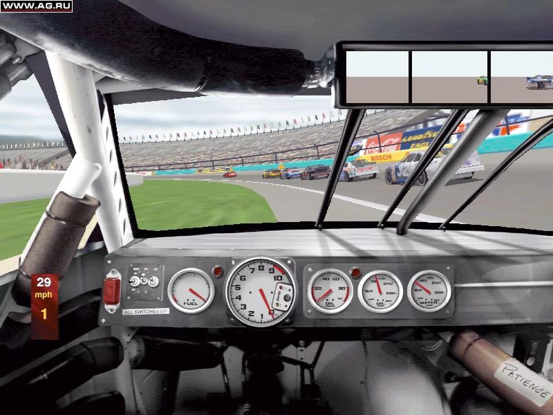 Изображение игры: NASCAR Racing 3