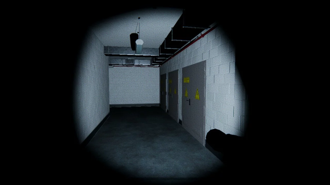 Изображение игры: Alone in the Office