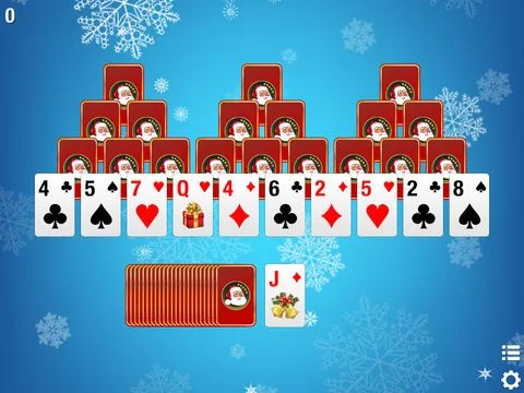 Изображение игры: Christmas Tri-Peaks Solitaire