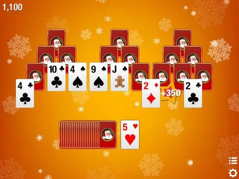 Изображение игры: Christmas Tri-Peaks Solitaire