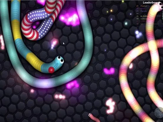 Изображение игры: Flappy Slither 3D - Color Worm Rush