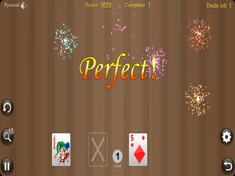 Изображение игры: AAA Pyramid Solitaire