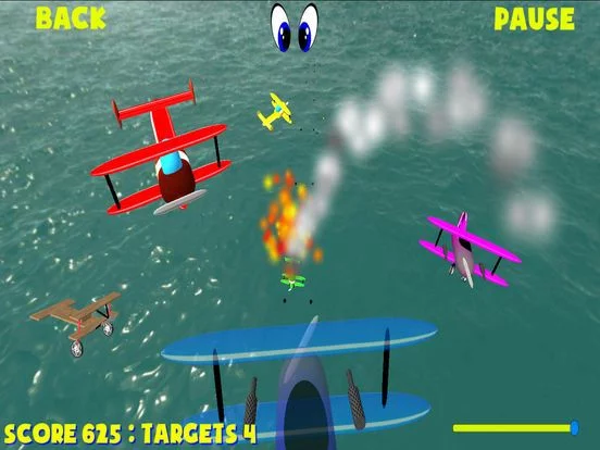 Изображение игры: Biplanes, dog fight