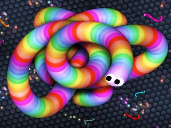 Изображение игры: Slither Dash - Rolling Color.IO Snake Flip Game