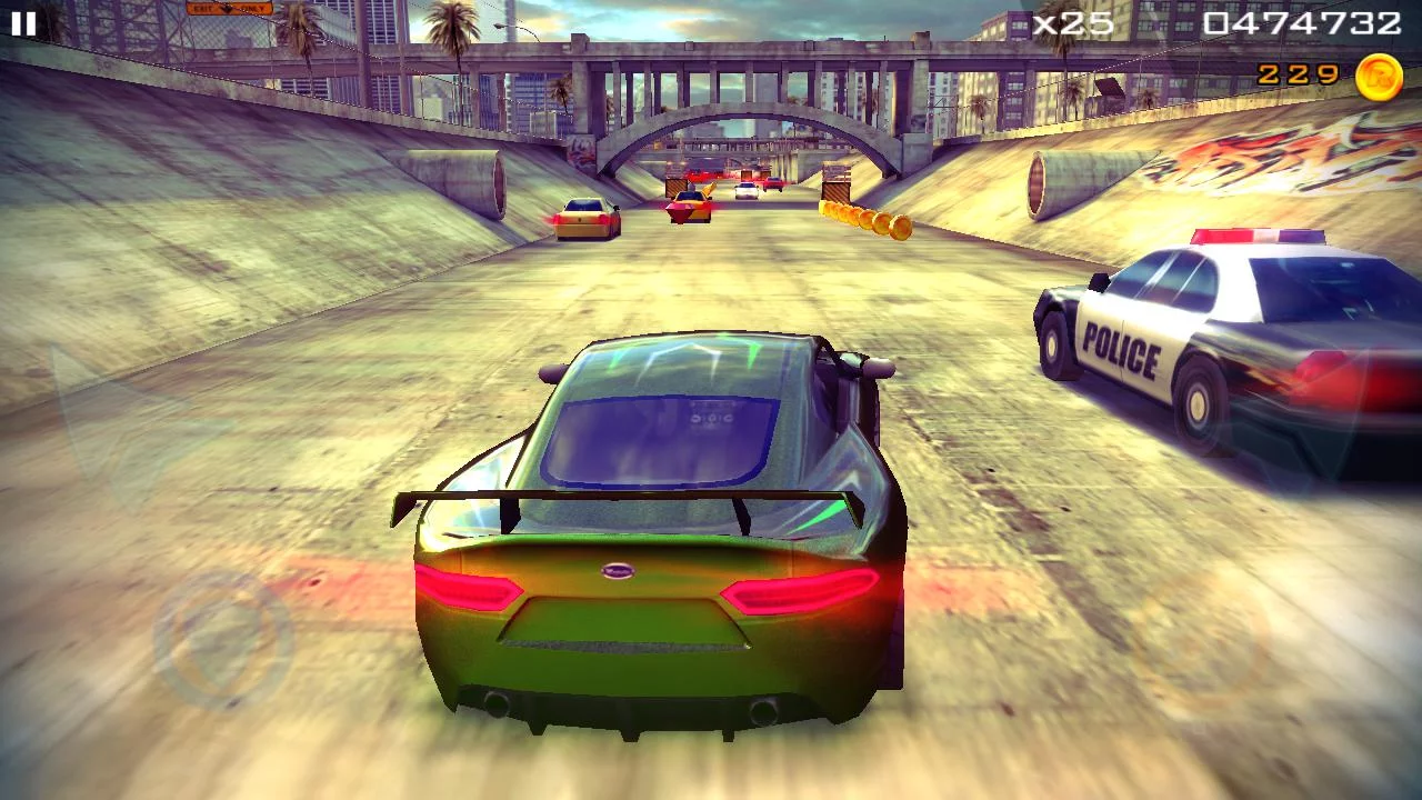 Изображение игры: Redline Rush: Police Chase Racing