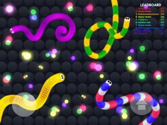Изображение игры: Rolling Snake.io
