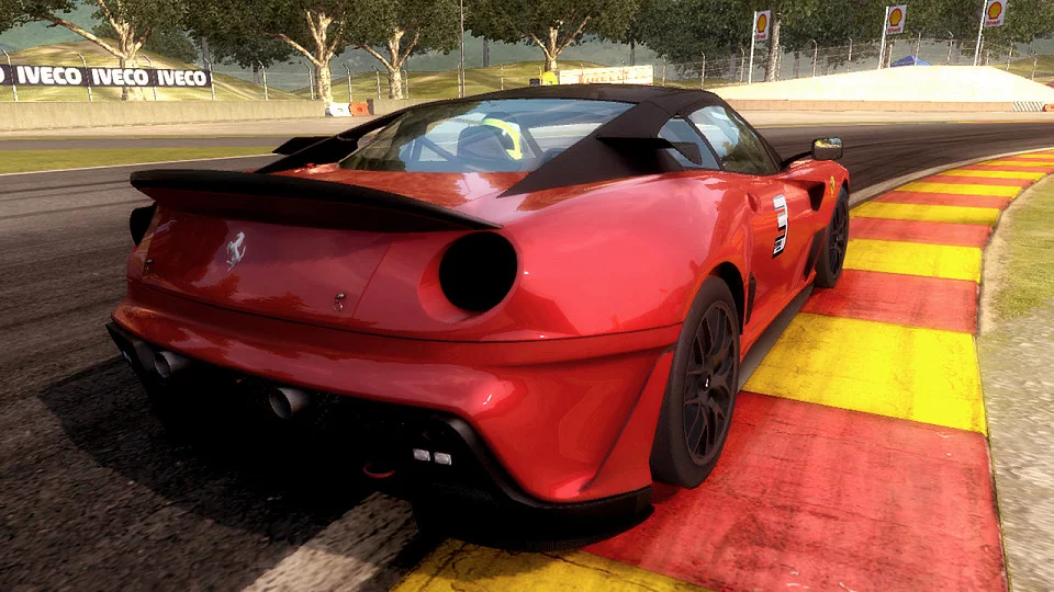Изображение игры: Ferrari: The Race Experience