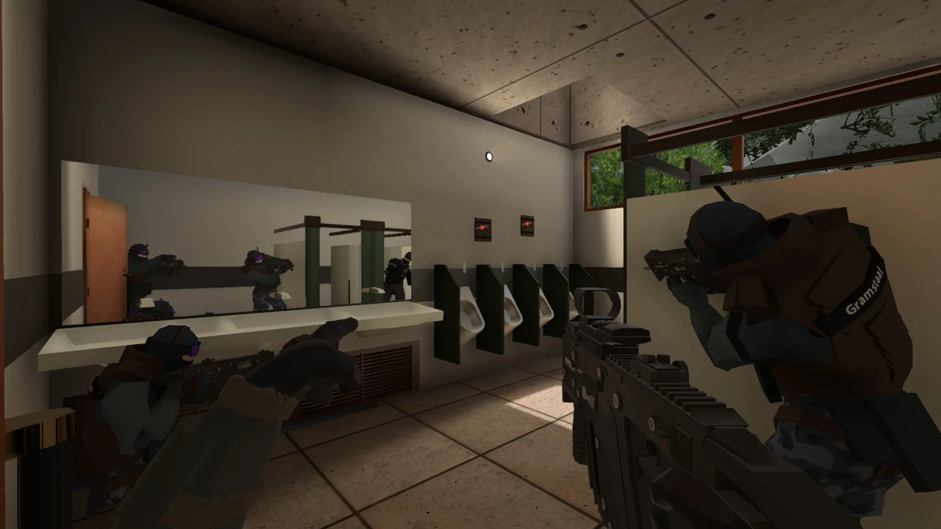Изображение игры: Intruder